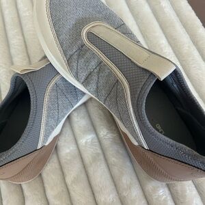 Lands End  Women loafer shoes gray tan  casual slip on shoe